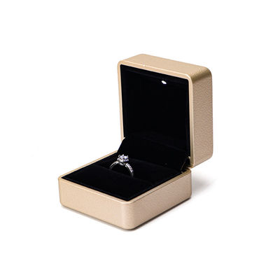 بسته جواهرات Hanhong Gold Leather LED Ring Box با چاپ صفحه ابریشم و نور