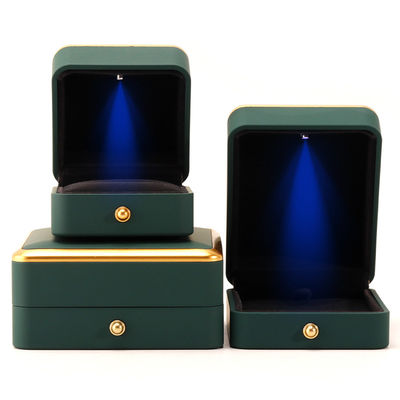 خرید جعبه جواهرات LED سبز مربع برای بسته بندی لوکس گردنبندها و حلقه های سفارشی online manufacture