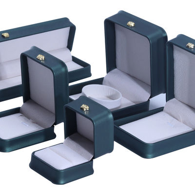خرید طرح تاج سبز جعبه جواهرات چرم PU لوکس برای حلقه گردنبند و رنگ سبز online manufacture