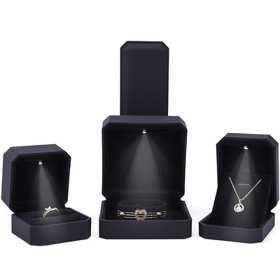 خرید جدیدترین لوگو سفارشی LED جعبه نمایش جواهرات برای حلقه های گردنبند دستبند و گوشواره ها online manufacture