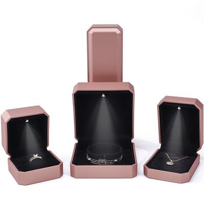 خرید بسته بندی مخصوص به رنگ LED جعبه جواهرات لوکس برای حلقه گردنبند دستبند گوشواره online manufacture