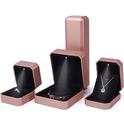 بسته بندی مخصوص به رنگ LED جعبه جواهرات لوکس برای حلقه گردنبند دستبند گوشواره