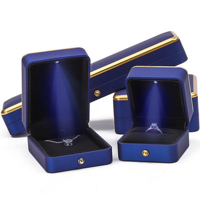 خرید دستبند گردنبند گوشواره حلقه جعبه جواهرات با مواد سازگار با محیط زیست و نور LED online manufacture