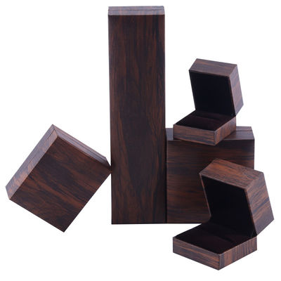 جعبه جواهرات قهوه ای دست ساز از جنس مقوای سازگار با محیط زیست، جعبه جواهرات قابل تنظیم